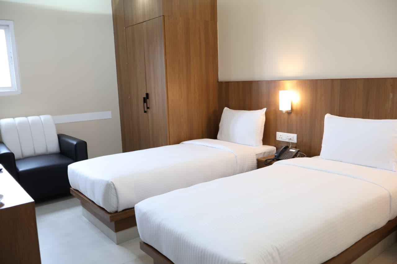 Executive Twin Room — view 2